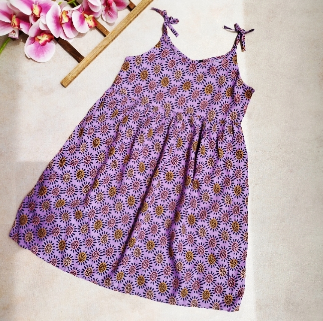 پیراهن بنفش دخترانه