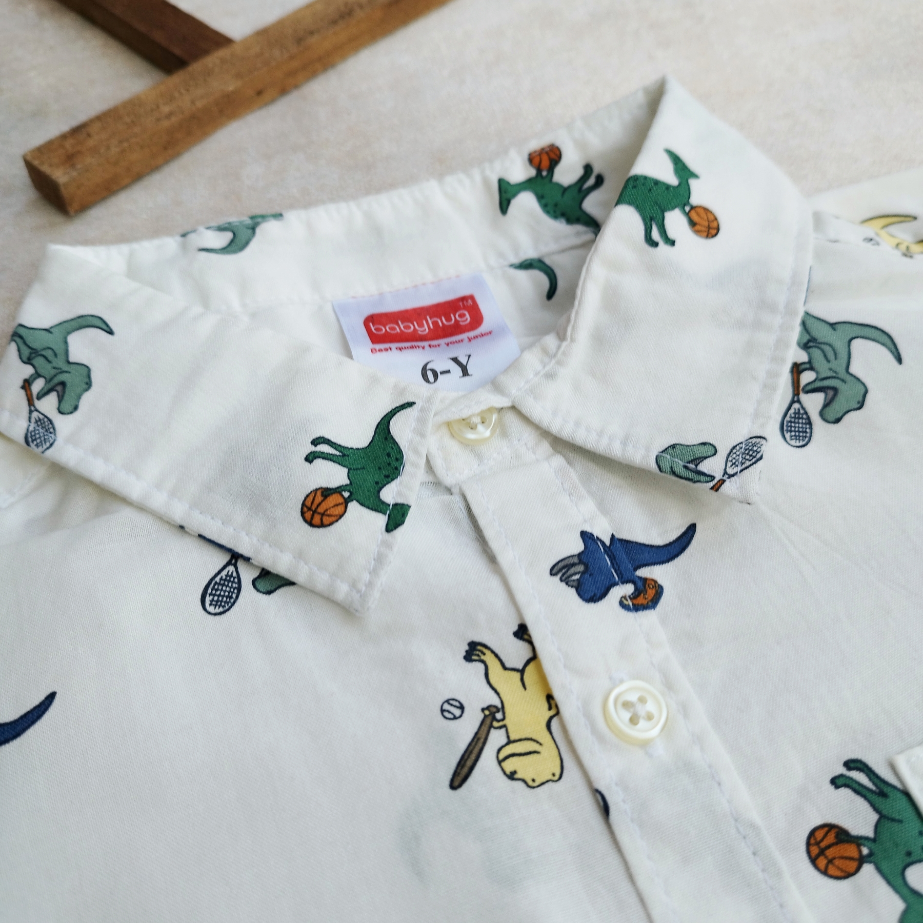 پیراهن پسرانه زمینه سفید